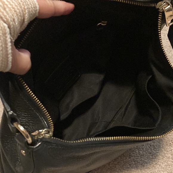 COACH SHOULDER BAG. BLACK PURSE IS CLEAN! THROWING USED WALLET IN AS EXTRA. EUC - Picture 9 of 15